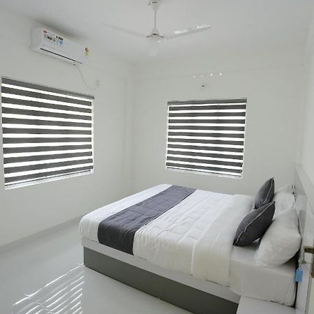 Yelza Hotel And Residence Alwaye 外观 照片